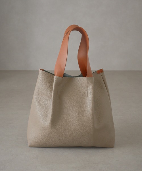 MAISON CLUB(メゾンクラブ)の「【MAISON CLUB】バイカラーPUレザートートバッグ M 手提げ・ミニショルダーサイズ(トートバッグ・レディース・グレイッシュベージュ/ブラック/ブラック系その他2/シルバー/ダークブラウン・FREE)」の10枚目の写真