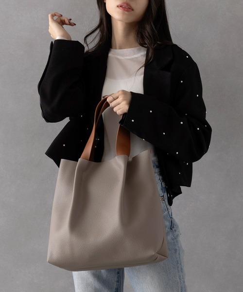 MAISON CLUB(メゾンクラブ)の「【MAISON CLUB】バイカラーPUレザートートバッグ M 手提げ・ミニショルダーサイズ(トートバッグ・レディース・グレイッシュベージュ/ブラック/ブラック系その他2/シルバー/ダークブラウン・FREE)」の15枚目の写真