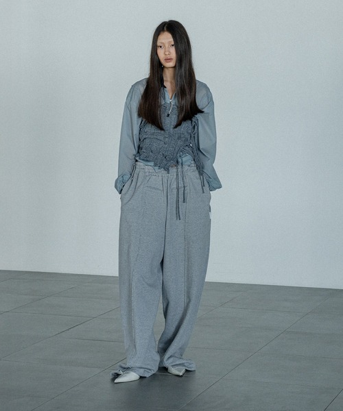 BASICKS(ベイシックス)の「Reconstruction Sweat Trouse(スウェットパンツ・レディース・ブラック/グレー・XS/S)」の1枚目の写真