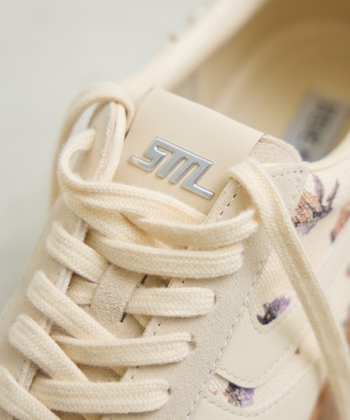 STEVE MADDEN(スティーブマデン)の「STEVE MADDEN OFF-TRACK FLORAL MUL フラワーキャンバススニーカー(スニーカー・レディース・アイボリー・MEDIUM/LARGE/SMALL)」の11枚目の写真