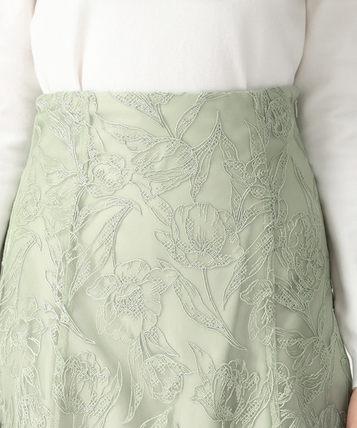 MISCH MASCH（ミッシュマッシュ）の「2026春夏新作 クロスステッチ刺繍フラワースカート（スカート・レディース・グリーン/イエロー/ネイビー・M/S）」の7枚目の写真