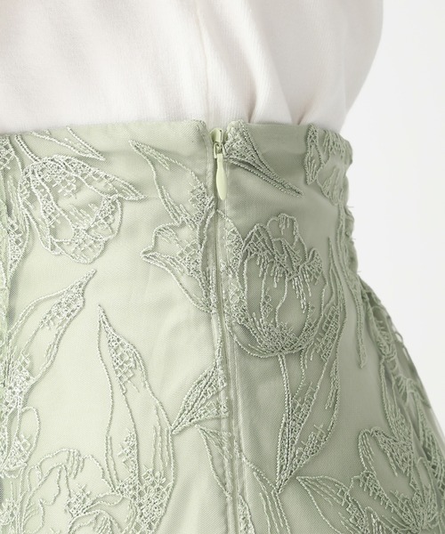 MISCH MASCH（ミッシュマッシュ）の「2026春夏新作 クロスステッチ刺繍フラワースカート（スカート・レディース・グリーン/イエロー/ネイビー・M/S）」の8枚目の写真