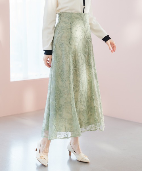 MISCH MASCH（ミッシュマッシュ）の「2026春夏新作 クロスステッチ刺繍フラワースカート（スカート・レディース・グリーン/イエロー/ネイビー・M/S）」の17枚目の写真