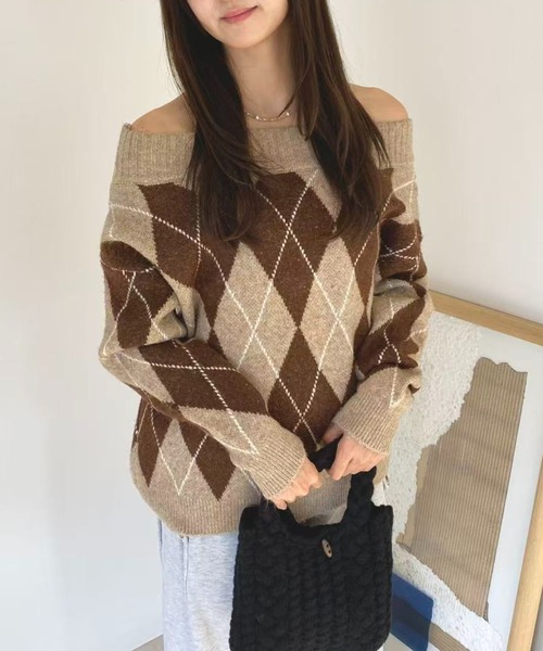 mebole(メボレ)の「ダイヤモンド柄オフショルニットセーター(ニット/セーター・レディース・ブルー/ブラウン・FREE)」の12枚目の写真
