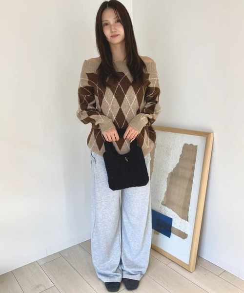 mebole(メボレ)の「ダイヤモンド柄オフショルニットセーター(ニット/セーター・レディース・ブルー/ブラウン・FREE)」の14枚目の写真