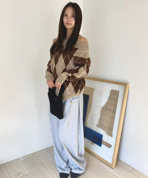 mebole(メボレ)の「ダイヤモンド柄オフショルニットセーター(ニット/セーター・レディース・ブルー/ブラウン・FREE)」の15枚目の写真