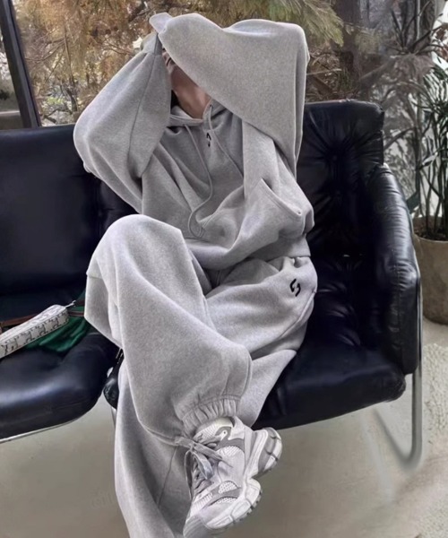 Dalfwin(ダールフィン)の「韓国ファッション 【上下セット】フロントロゴセットアップ(ルームウェア/パジャマ・レディース・グレー・FREE)」の5枚目の写真