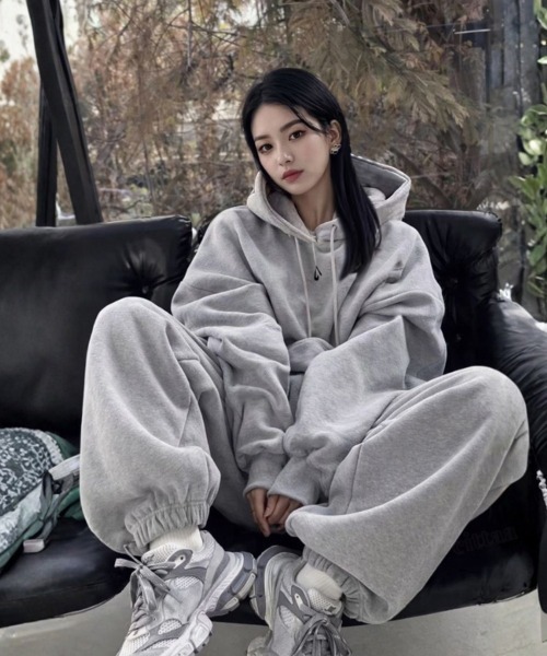 Dalfwin(ダールフィン)の「韓国ファッション 【上下セット】フロントロゴセットアップ(ルームウェア/パジャマ・レディース・グレー・FREE)」の3枚目の写真