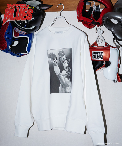 JOURNAL STANDARD（ジャーナルスタンダード）の「ろくでなしBLUES プリント スウェット（スウェット・メンズ・ホワイト/ブラックミックス/ホワイト系その他/ブラック系その他/ブラック・MEDIUM/LARGE）」の2枚目の写真