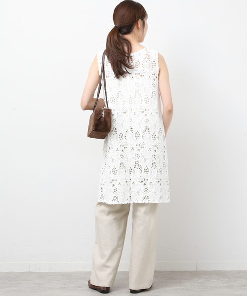 JOURNAL STANDARD relume（ジャーナルスタンダード　レリューム）の「［26SS新作］エンブロイダリークロシェレースチュニック（チュニック・レディース・ホワイト/ブラック・FREE）」の20枚目の写真