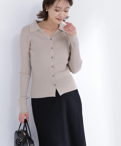 NATURAL BEAUTY BASIC(ナチュラルビューティーベーシック)の「◇【WEB限定カラー:オレンジ】襟付Vネックリブニット(カーディガン/ボレロ・レディース・チャコールグレー/オフホワイト/ベージュ/オレンジ/ピンク・FREE)」の1枚目の写真