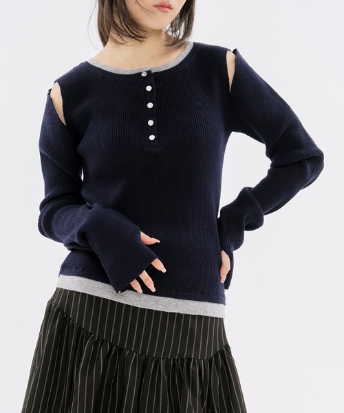Ezick(エジック)の「layered henry lib knit カットアウトレイヤードデザインヘンリーニット(ニット/セーター・レディース・ブルー/グレー・FREE)」の2枚目の写真
