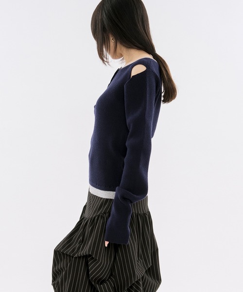 Ezick(エジック)の「layered henry lib knit カットアウトレイヤードデザインヘンリーニット(ニット/セーター・レディース・ブルー/グレー・FREE)」の7枚目の写真