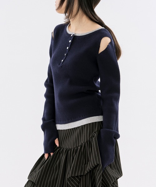Ezick(エジック)の「layered henry lib knit カットアウトレイヤードデザインヘンリーニット(ニット/セーター・レディース・ブルー/グレー・FREE)」の6枚目の写真