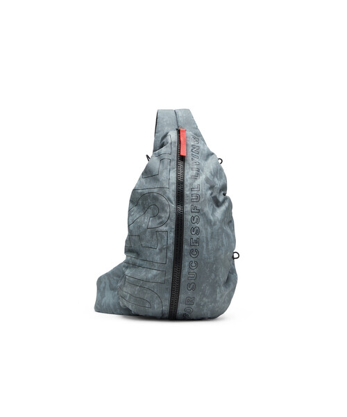 正規品ディーゼル　スリングバッグ　39600円 メンズ スリングバッグ ZIP-D SLING BAG X（ショルダーバッグ