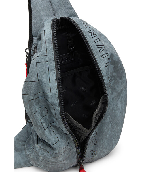 正規品ディーゼル　スリングバッグ　39600円 メンズ スリングバッグ ZIP-D SLING BAG X（ショルダーバッグ
