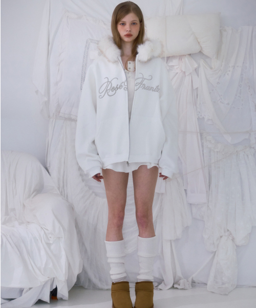 ROSEFRANTZ（ロゼフランツ）の「Fur Overfit Lettering Hood Zip-up [Ivory]（パーカー・レディース・アイボリー・OS）」の7枚目の写真