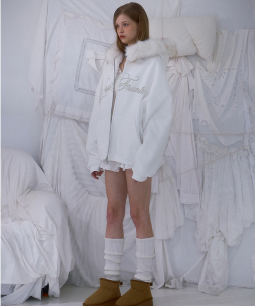 ROSEFRANTZ（ロゼフランツ）の「Fur Overfit Lettering Hood Zip-up [Ivory]（パーカー・レディース・アイボリー・OS）」の8枚目の写真