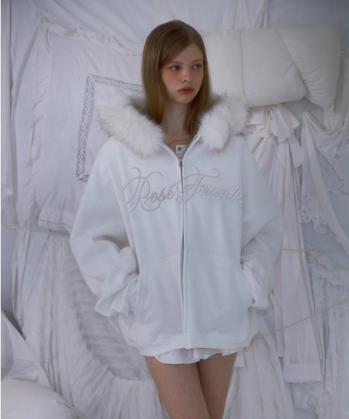 ROSEFRANTZ（ロゼフランツ）の「Fur Overfit Lettering Hood Zip-up [Ivory]（パーカー・レディース・アイボリー・OS）」の10枚目の写真