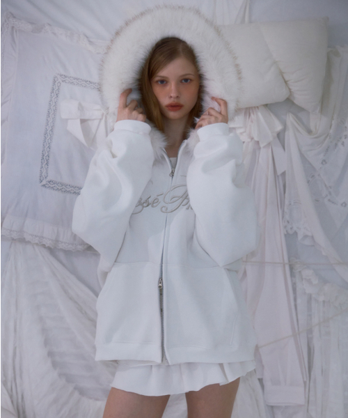 ROSEFRANTZ（ロゼフランツ）の「Fur Overfit Lettering Hood Zip-up [Ivory]（パーカー・レディース・アイボリー・OS）」の11枚目の写真
