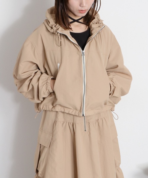 cepo(セポ)の「〈セットアップ対応〉撥水・UV・ウォッシャブル 2wayグログランショートドロストジャケット(ブルゾン・レディース・ベージュ/ブラック/グレー・M)」の3枚目の写真