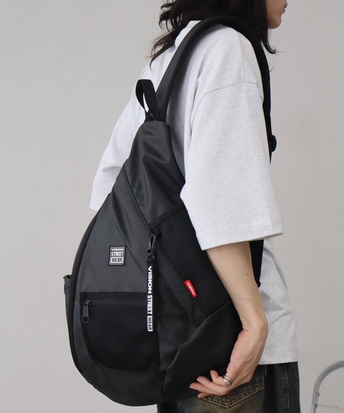 VISION STREET WEAR(ヴィジョンストリートウェア)の「【VISION STREET WEAR/ヴィジョン ストリート ウェア】Sling Bag/ワンショルダー スリングバッグ ボディバッグ(ボディバッグ/ウエストポーチ・メンズ・ブラック/ブラック系その他・FREE)」の2枚目の写真