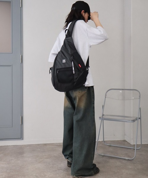 VISION STREET WEAR(ヴィジョンストリートウェア)の「【VISION STREET WEAR/ヴィジョン ストリート ウェア】Sling Bag/ワンショルダー スリングバッグ ボディバッグ(ボディバッグ/ウエストポーチ・メンズ・ブラック/ブラック系その他・FREE)」の12枚目の写真