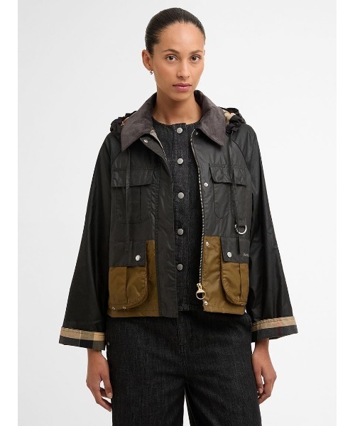 Barbour(バブアー)の「Liza ワックスコットン ジャケット(レディース)(ブルゾン・レディース・オリーブ/ブラック/ベージュ・10/8)」の1枚目の写真