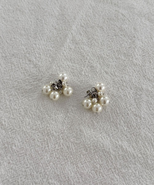 CEMONEMO(セモネモ)の「バックキャッチ ボリューム パール ピアス(ピアス(両耳用)・レディース・シルバー/ゴールド・FREE)」の4枚目の写真