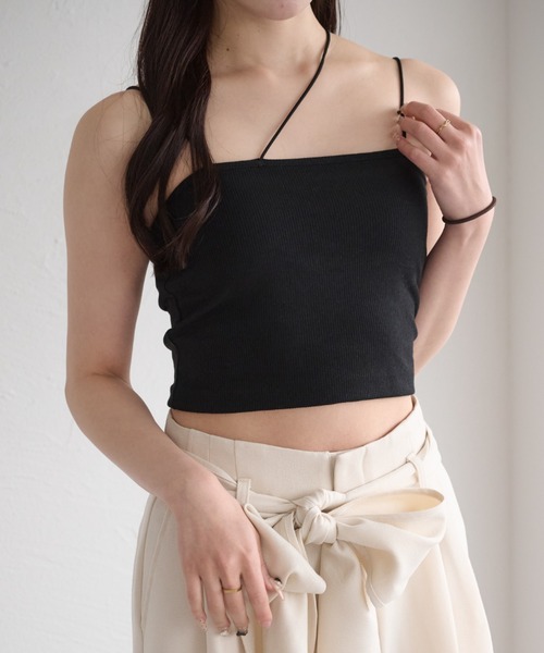 raffime（ラフィミー）の「【Raffime】クロップド丈アシメネックカップ付きインナーキャミソール（キャミソール・レディース・アイボリー/ブラック・フリー）」の3枚目の写真