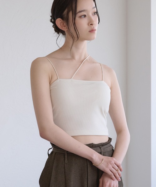 raffime（ラフィミー）の「【Raffime】クロップド丈アシメネックカップ付きインナーキャミソール（キャミソール・レディース・アイボリー/ブラック・フリー）」の11枚目の写真