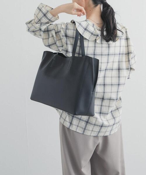 URBAN RESEARCH DOORS（アーバンリサーチドアーズ）の「ライトウェイトA4トートバッグ（トートバッグ・レディース・ブラック/モカ・ONE）」の3枚目の写真