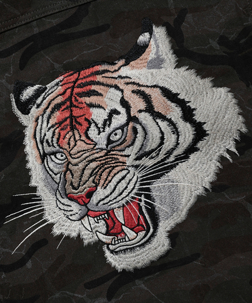 CORNERBLESS(コーナーブレス)の「TIGER EMBRO DARK CAMO JACKET(デニムジャケット・レディース・その他・LARGE/MEDIUM)」の3枚目の写真