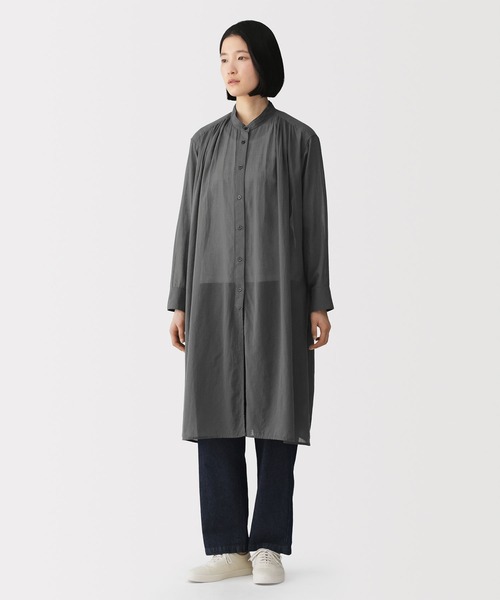 無印良品(ムジルシリョウヒン)の「婦人 強撚 シアー長袖シャツワンピース(シャツワンピース・レディース・チャコールグレー/ブラック/ブルー系・S/M/L/XL)」の8枚目の写真
