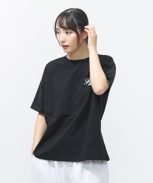 ROXY(ロキシー)の「ロキシー ROXY ROXY WITH HEART S/S TEE(Tシャツ/カットソー・レディース・ホワイト×レッド/ブラック/グレー・S/M/L)」の2枚目の写真