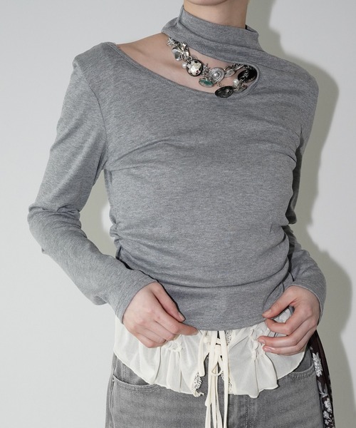 chuclla(チュクラ)の「カットアウトロングスリーブトップス chw26s128(Tシャツ/カットソー・レディース・ホワイト/グレー/ブラック・FREE)」の3枚目の写真