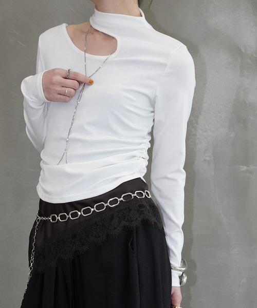 chuclla(チュクラ)の「カットアウトロングスリーブトップス chw26s128(Tシャツ/カットソー・レディース・ホワイト/グレー/ブラック・FREE)」の1枚目の写真