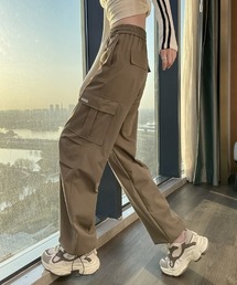 HANDO（ハンド）の「【軽量速乾】旬なこなれ感。多ポケットカーゴパンツ ワイドシルエットカーゴパンツ オフィスカジュアル きれいめカジュアル レディース韓国風（カーゴパンツ）」