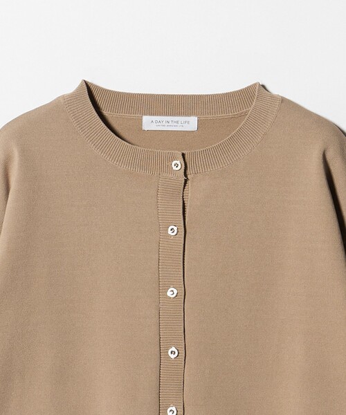 A DAY IN THE LIFE UNITED ARROWS(アデイインザライフユナイテッドアローズ)の「ヘムライン カーディガン ‐ウォッシャブル‐<A DAY IN THE LIFE>(カーディガン/ボレロ・レディース・オフホワイト/ベージュ/ライトグレー/ネイビー・FREE)」の20枚目の写真
