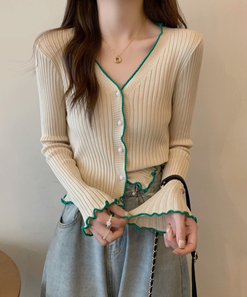 VIBGYOR（ヴィブジョー）の「【EIZZ/アイズ】バイカラー メロウ リブニット カーディガン / 配色パイピング Ｖネック トップス（カーディガン/ボレロ・レディース・アイボリー/ブラック・FREE）」の4枚目の写真