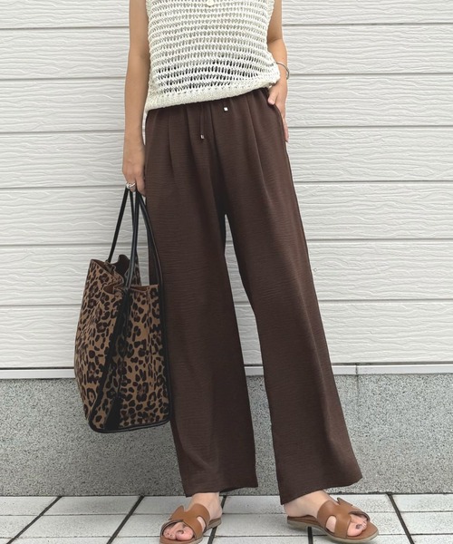 Q(キュー)の「リラックス麻ライクワイドパンツ(その他パンツ・レディース・アイボリー/ブラック/ピンク/ブルー/ブラウン・MEDIUM)」の3枚目の写真