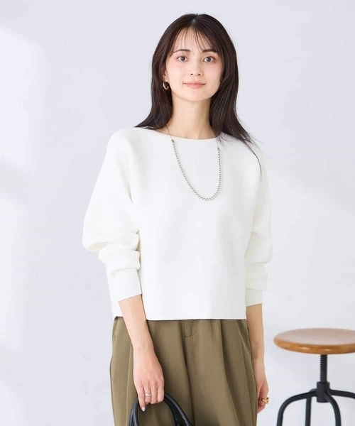 a.v.v(アーヴェヴェ)の「バックパールニット(ニット/セーター・レディース・オレンジ/ネイビー/アイボリー・36/38/40)」の2枚目の写真
