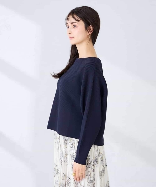 a.v.v(アーヴェヴェ)の「バックパールニット(ニット/セーター・レディース・オレンジ/ネイビー/アイボリー・36/38/40)」の5枚目の写真