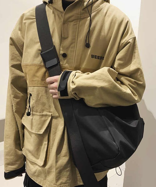 DAY CLOSET（デイ クローゼット）の「【A4収納可/撥水/2way/アジャスター調節可】肩掛け ショルダー ハンド バッグ レディース メンズ（ショルダーバッグ・メンズ・ブラック・ONE SIZE）」の14枚目の写真