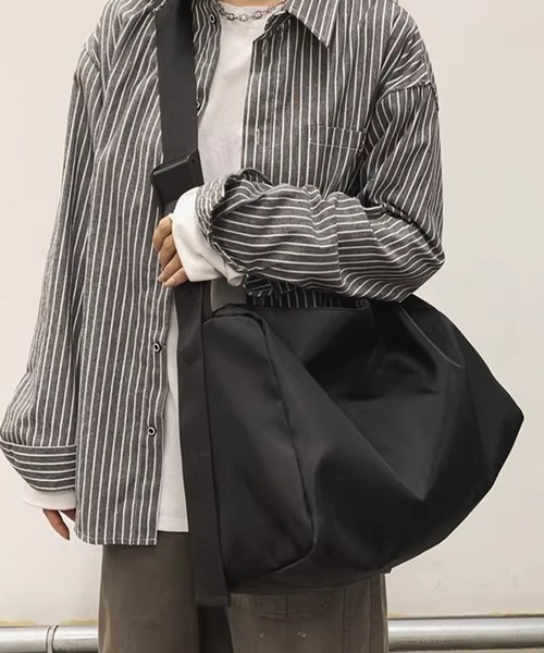 DAY CLOSET（デイ クローゼット）の「【A4収納可/撥水/2way/アジャスター調節可】肩掛け ショルダー ハンド バッグ レディース メンズ（ショルダーバッグ・メンズ・ブラック・ONE SIZE）」の3枚目の写真