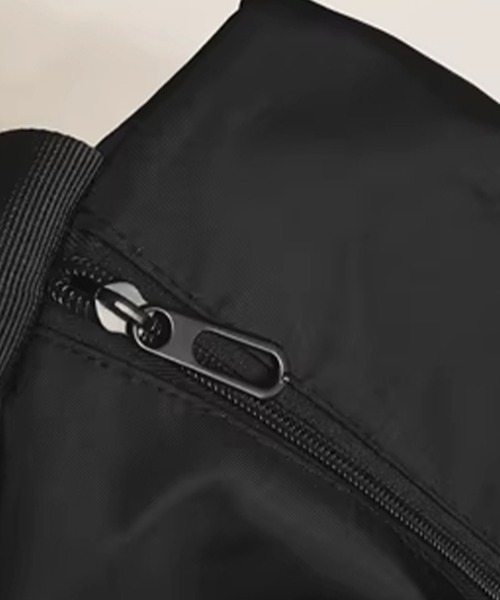 DAY CLOSET（デイ クローゼット）の「【A4収納可/撥水/2way/アジャスター調節可】肩掛け ショルダー ハンド バッグ レディース メンズ（ショルダーバッグ・メンズ・ブラック・ONE SIZE）」の11枚目の写真