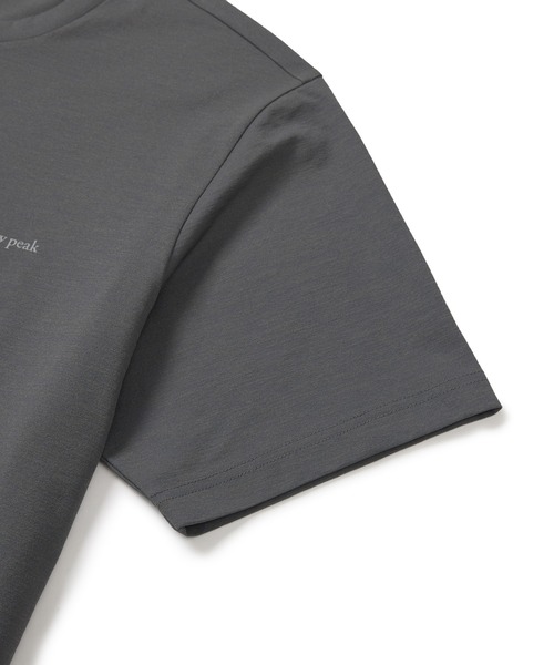 Snow Peak(スノーピーク)の「Snow Peak / Regen Quick-Dry Graphic S/S T-Shirt リジェネ クイックドライグラフィック S/S T シャツ 海外限定(Tシャツ/カットソー・メンズ・オフホワイト/ブラック/ダークカーキ・M/L/XL/2XL)」の9枚目の写真