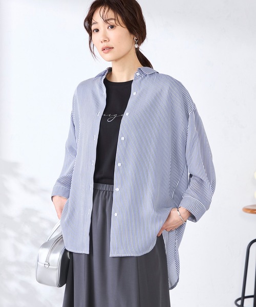 GALLORIA(ギャローリア)の「ストライプ柄バンドカラーシャツ(シャツ/ブラウス・レディース・ブルー/ライトピンク/ネイビー・S/M/LL/L)」の2枚目の写真