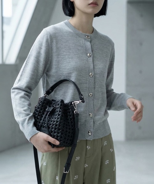 STYLE DELI(スタイルデリ)の「【BLK001】リサイクルポリニュアンス釦カーディガン(カーディガン/ボレロ・レディース・杢グレー/チャコールグレー・FREE)」の1枚目の写真