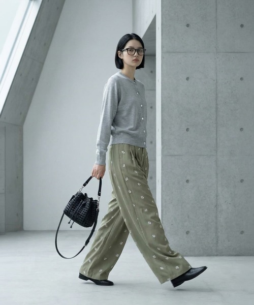 STYLE DELI(スタイルデリ)の「【BLK001】リサイクルポリニュアンス釦カーディガン(カーディガン/ボレロ・レディース・杢グレー/チャコールグレー・FREE)」の7枚目の写真